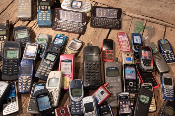 2000 | Waarom iedereen een Nokia 3310 had